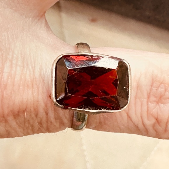925 Sterling Silver Plated Ring Red Topaz Faceted & Bezel Set Rectangular - Picture 11 of 15